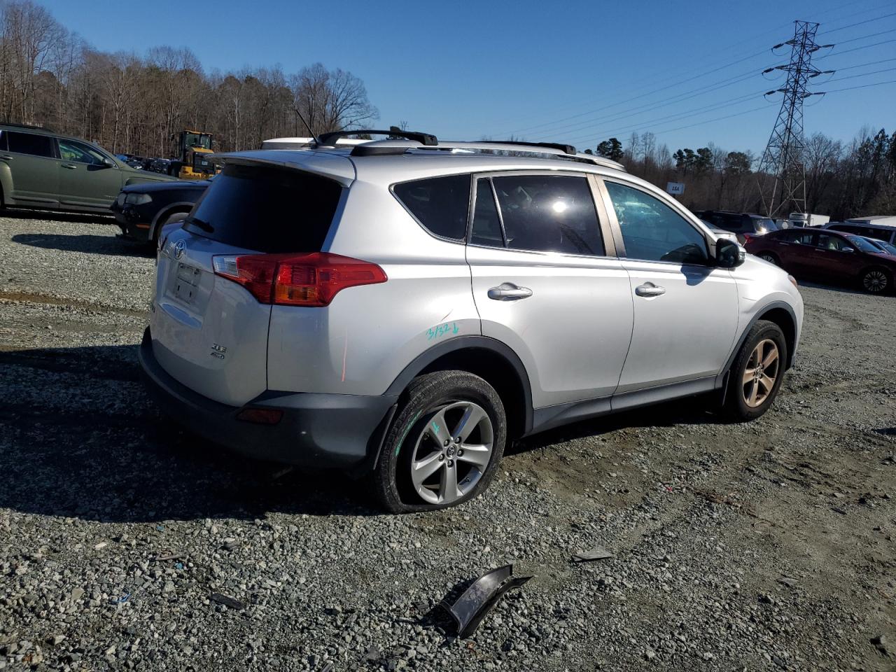 VIN 2T3RFREV6FW263449 2015 TOYOTA RAV4 no.3