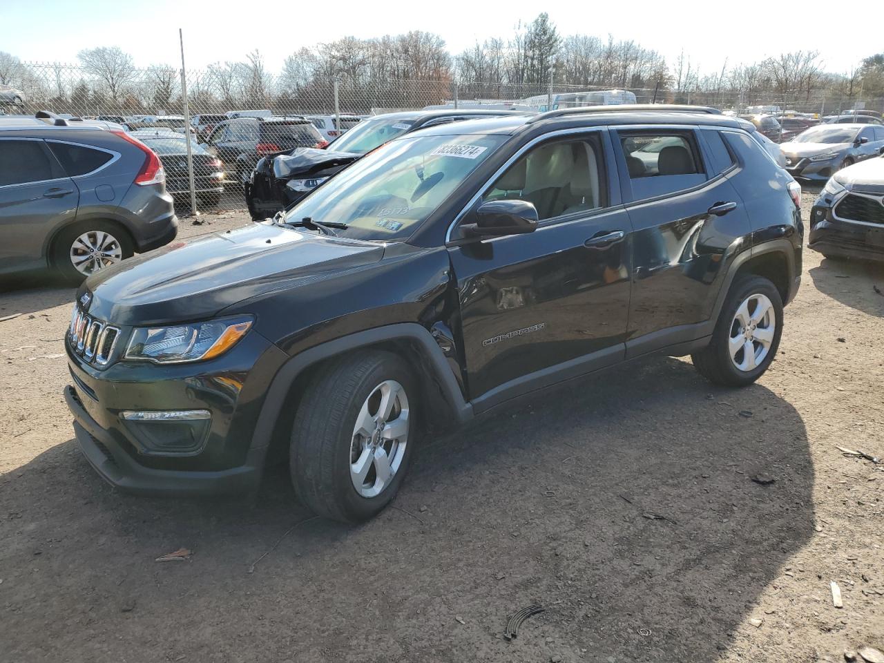 VIN 3C4NJDBB2JT484329 2018 JEEP COMPASS no.1