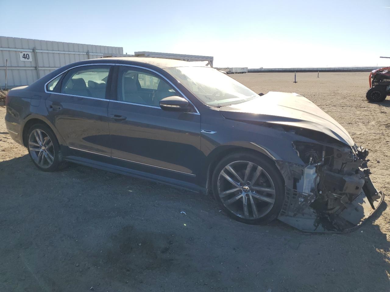 2017 Volkswagen Passat - Image 4