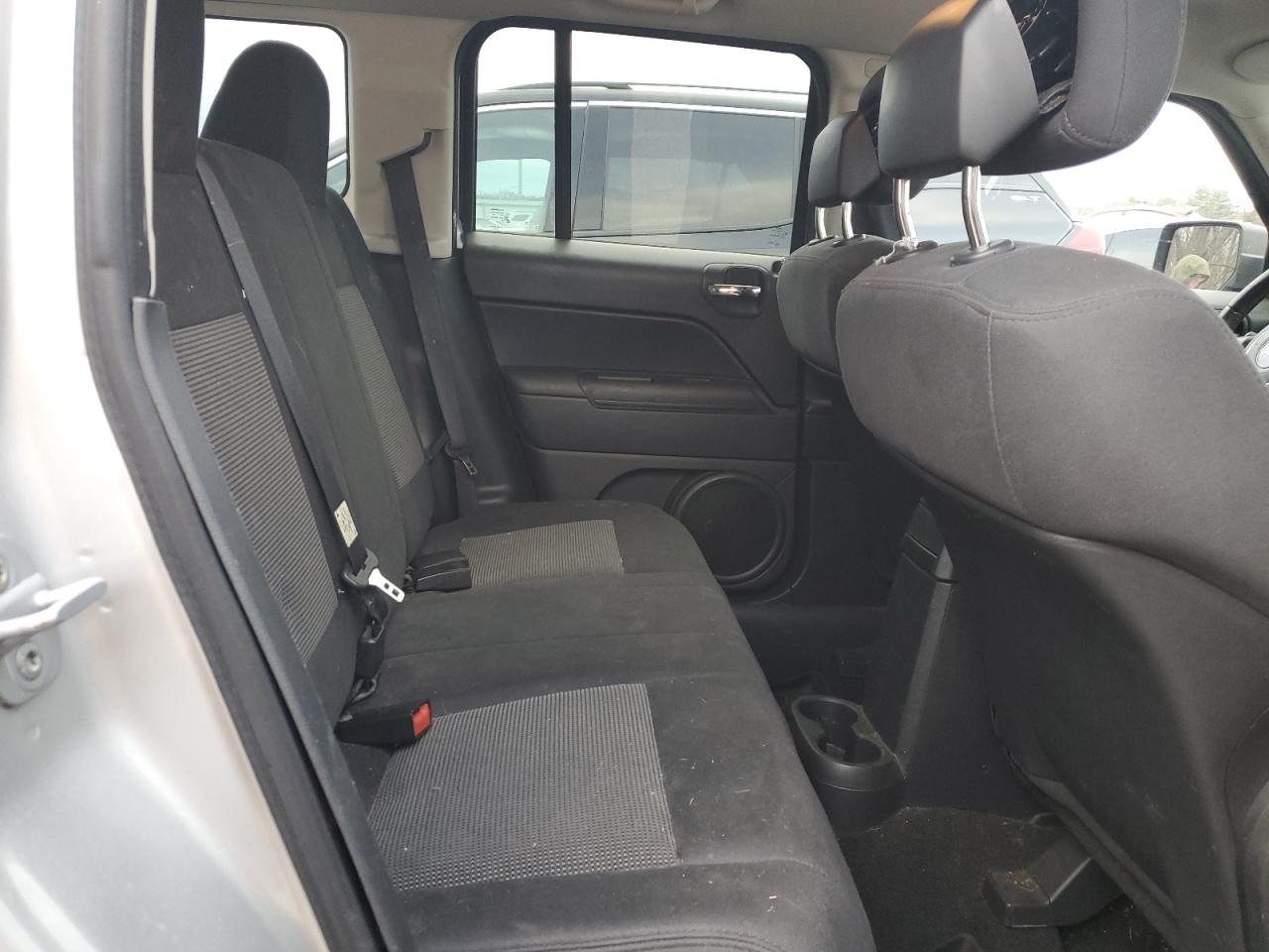 2011 Jeep Liberty (Patriot) - Image 11