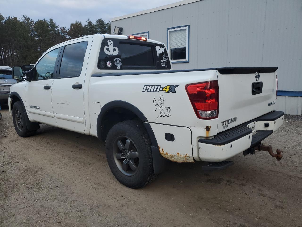 2013 Nissan Titan - Image 2