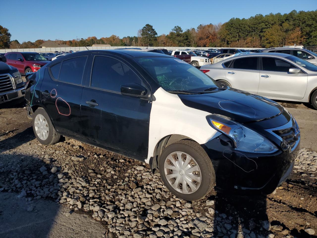2019 Nissan Versa - Image 4