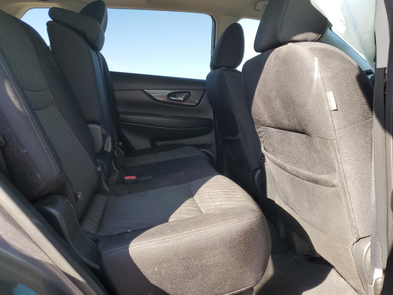 2018 Nissan Rogue - Image 11