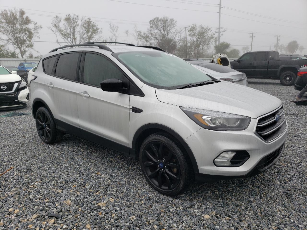 VIN 1FMCU0GD3HUB86014 2017 FORD ESCAPE no.4