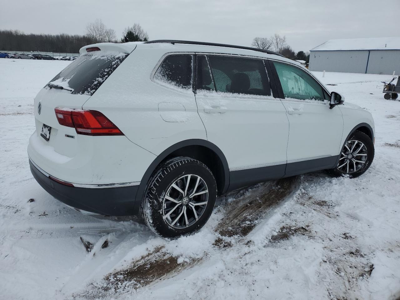 2020 Volkswagen Tiguan - Image 3
