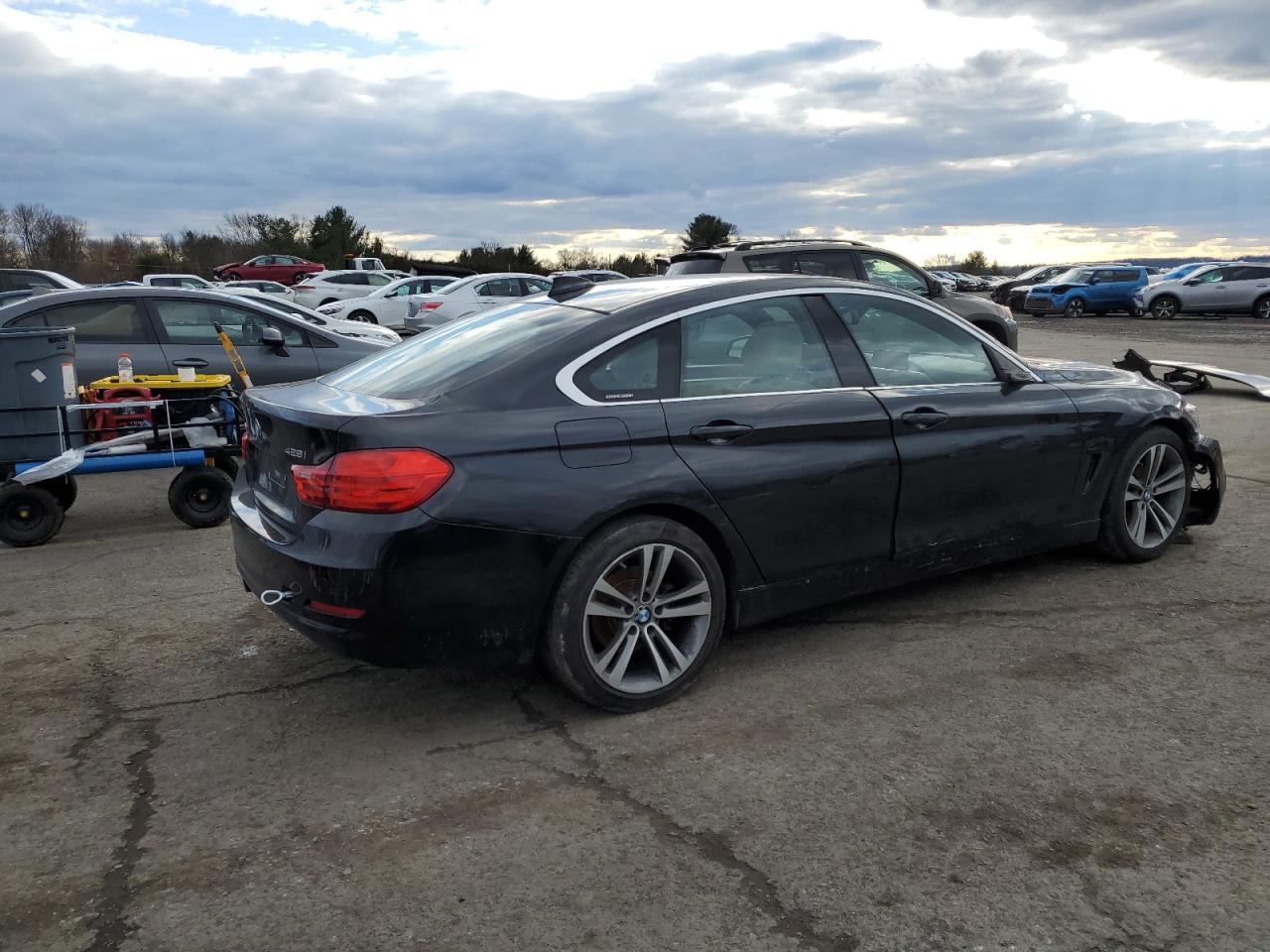 VIN WBA4C9C5XGG136008 2016 BMW 4 SERIES no.3