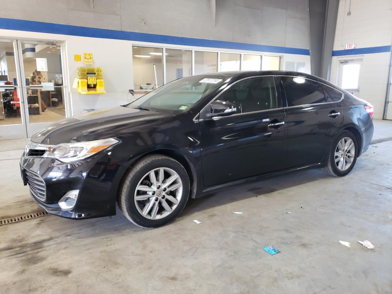2014 Toyota Avalon - Image 1