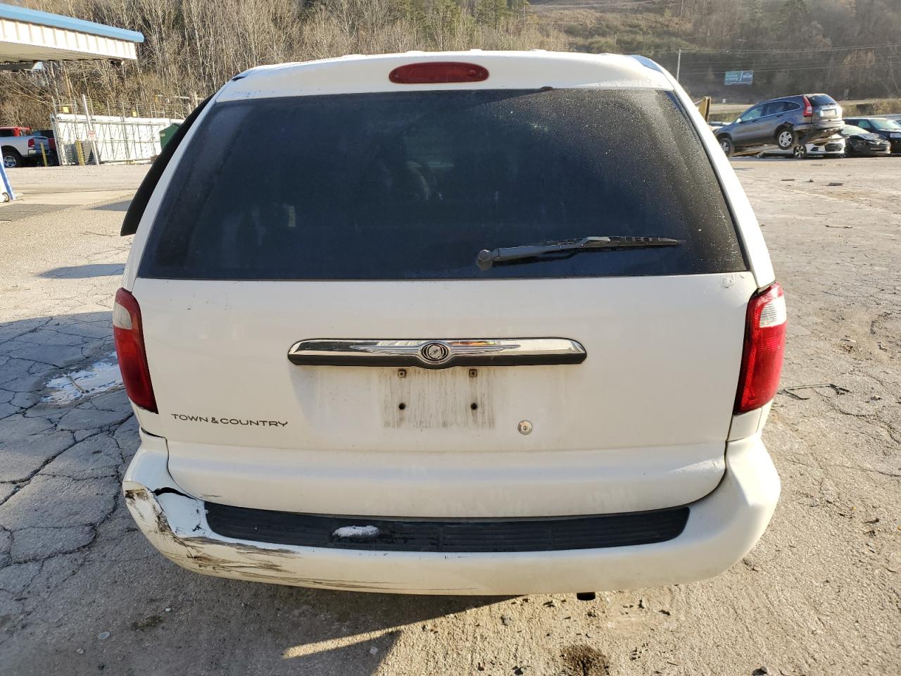 2004 Chrysler Town & Country - Image 6