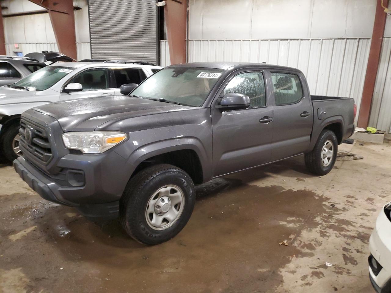 VIN 5TFCZ5AN9JX124898 2018 TOYOTA TACOMA no.1