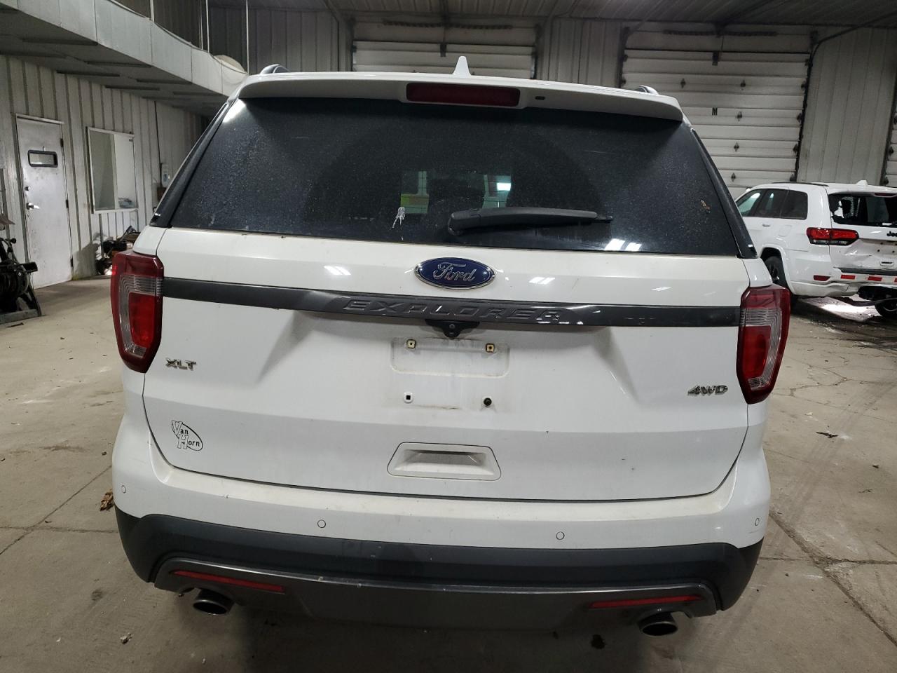2017 Ford Explorer - Image 6