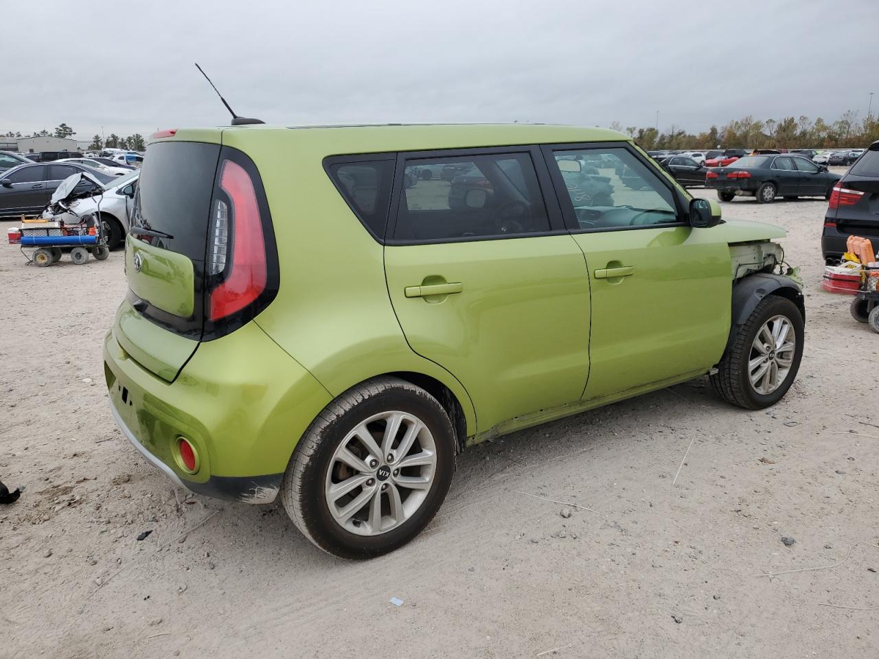 VIN KNDJP3A51H7877983 2017 KIA SOUL no.3