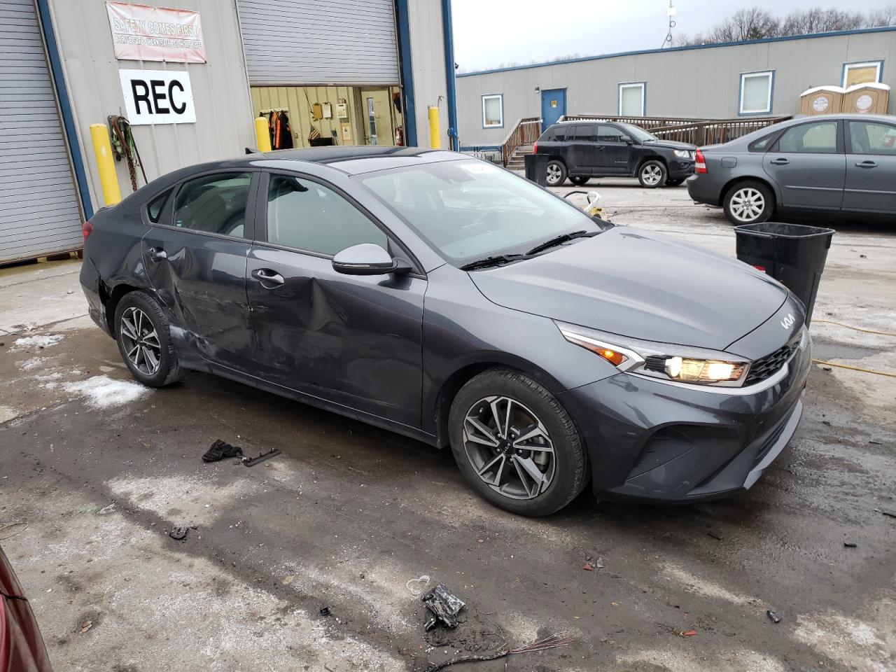 VIN 3KPF24AD1NE467648 2022 KIA FORTE no.4