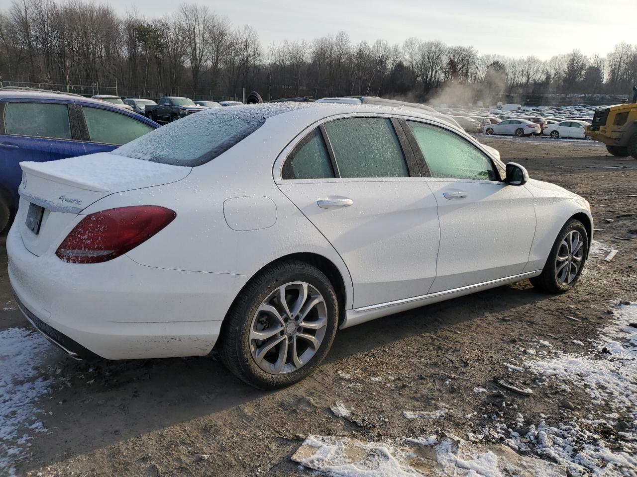 VIN 55SWF4KB9FU071446 2015 MERCEDES-BENZ C-CLASS no.3