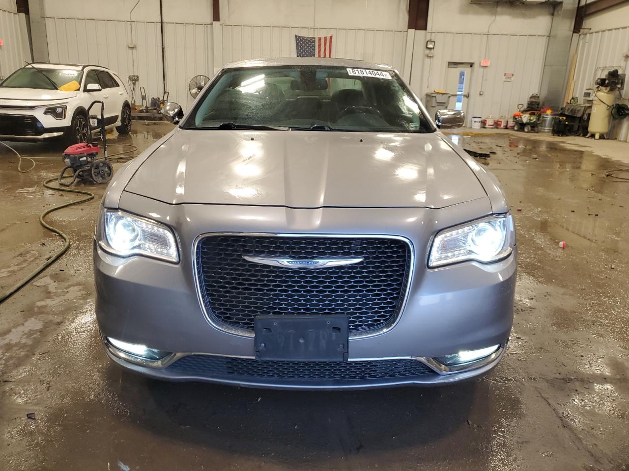 2016 Chrysler 300 - Image 5