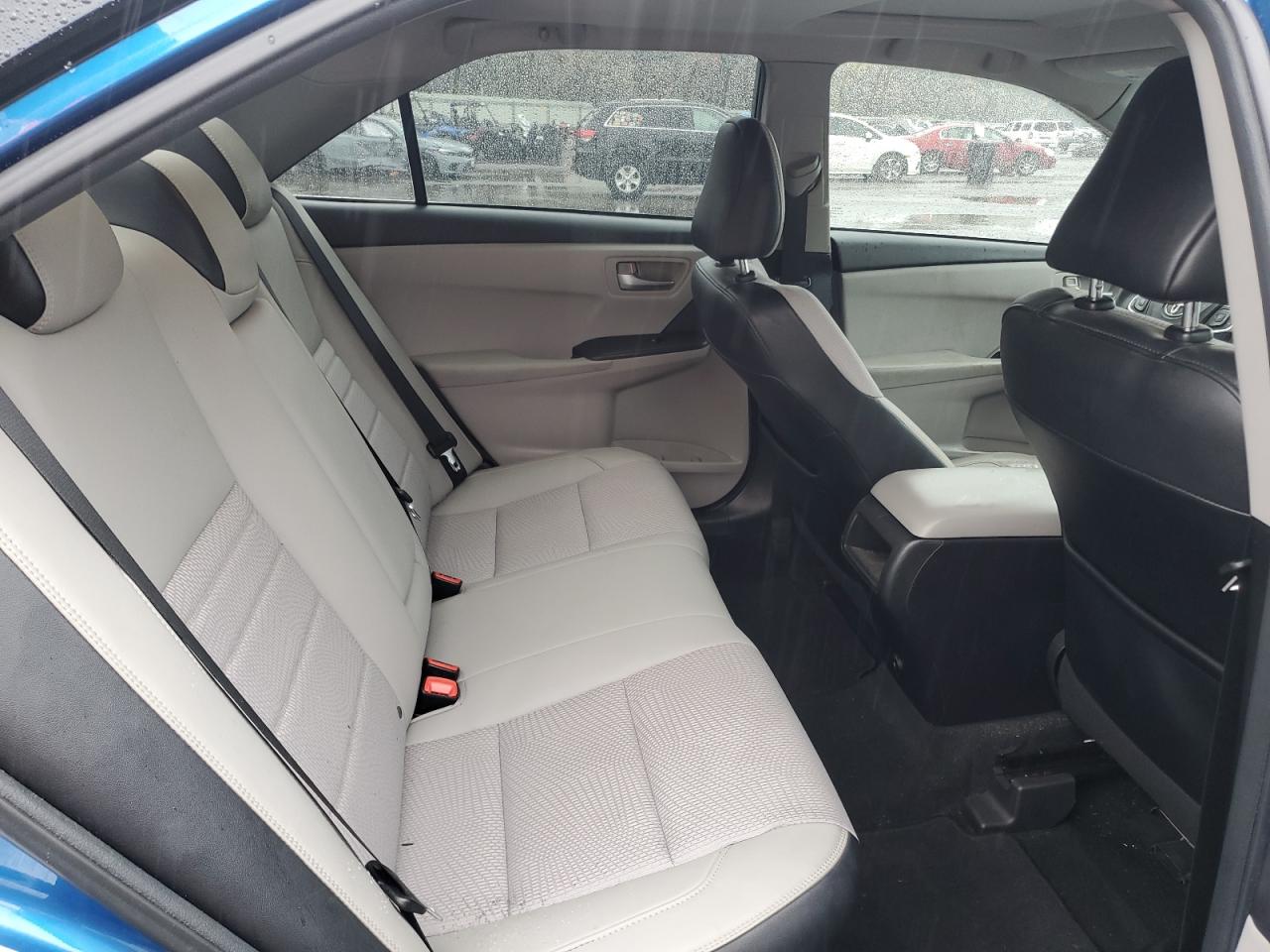 2017 Toyota Camry - Image 10