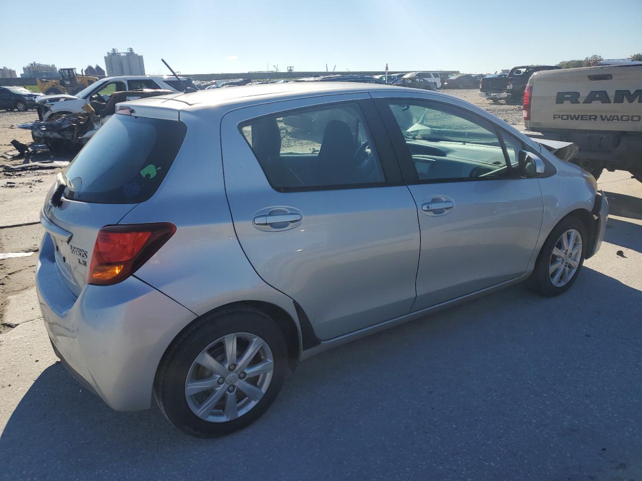 VIN VNKKTUD32FA023138 2015 TOYOTA YARIS no.3