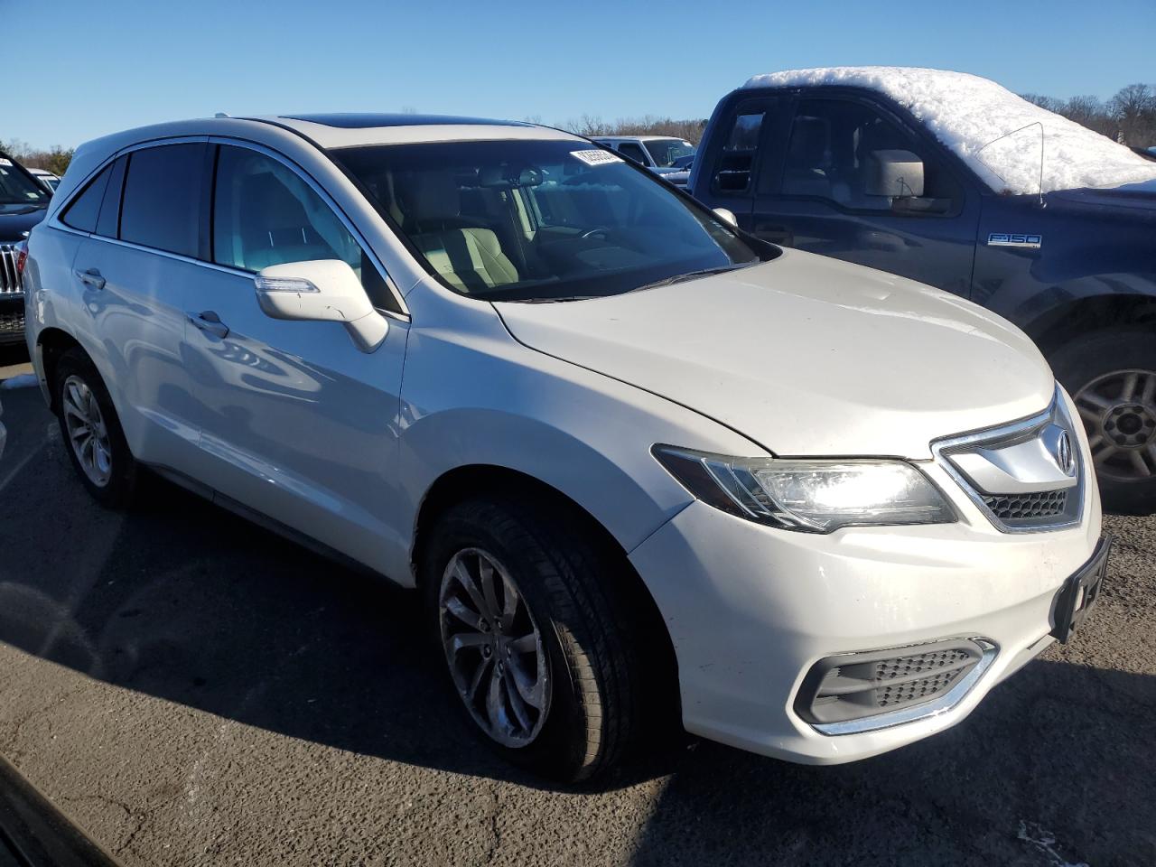 VIN 5J8TB4H50GL002212 2016 ACURA RDX no.4