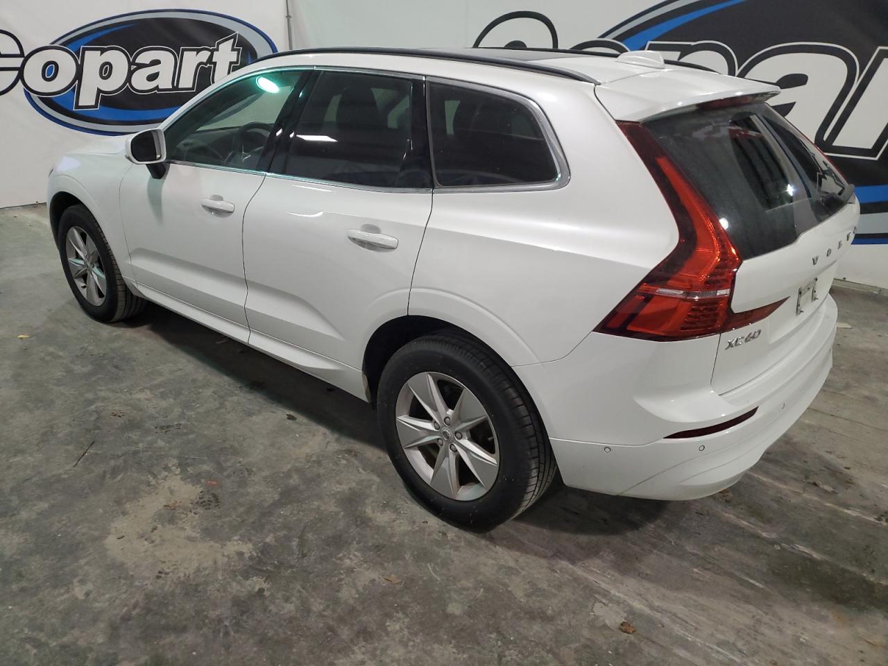2022 Volvo XC60 - Image 2