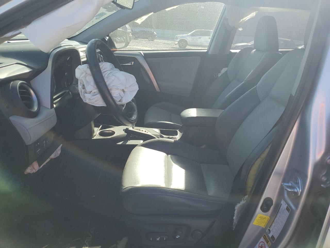 2015 Toyota RAV 4 - Image 7