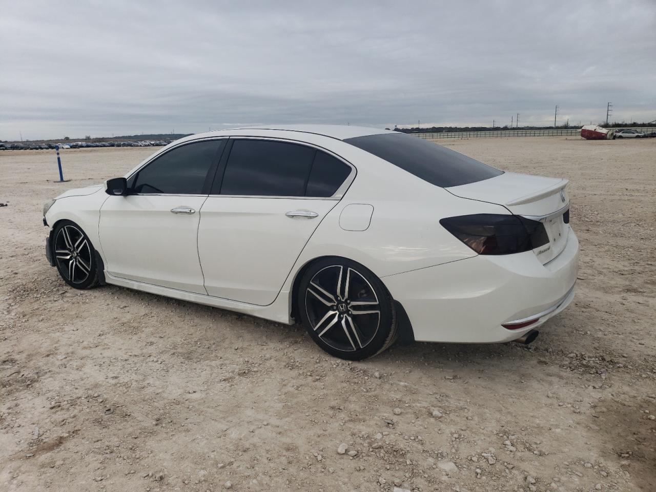1HGCR2F58GA181954 HONDA ACCORD 2016