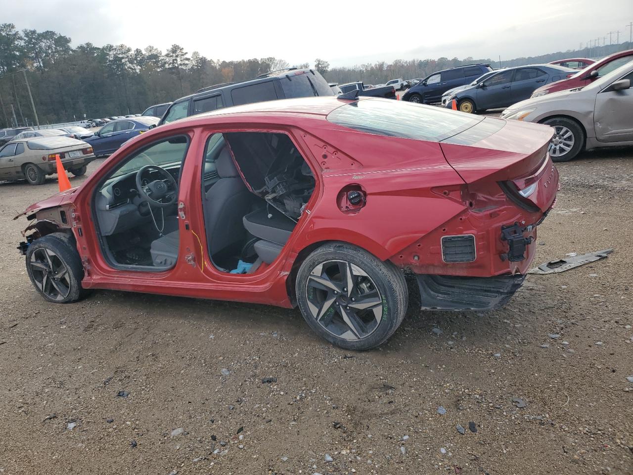 2021 Hyundai Elantra - Image 2
