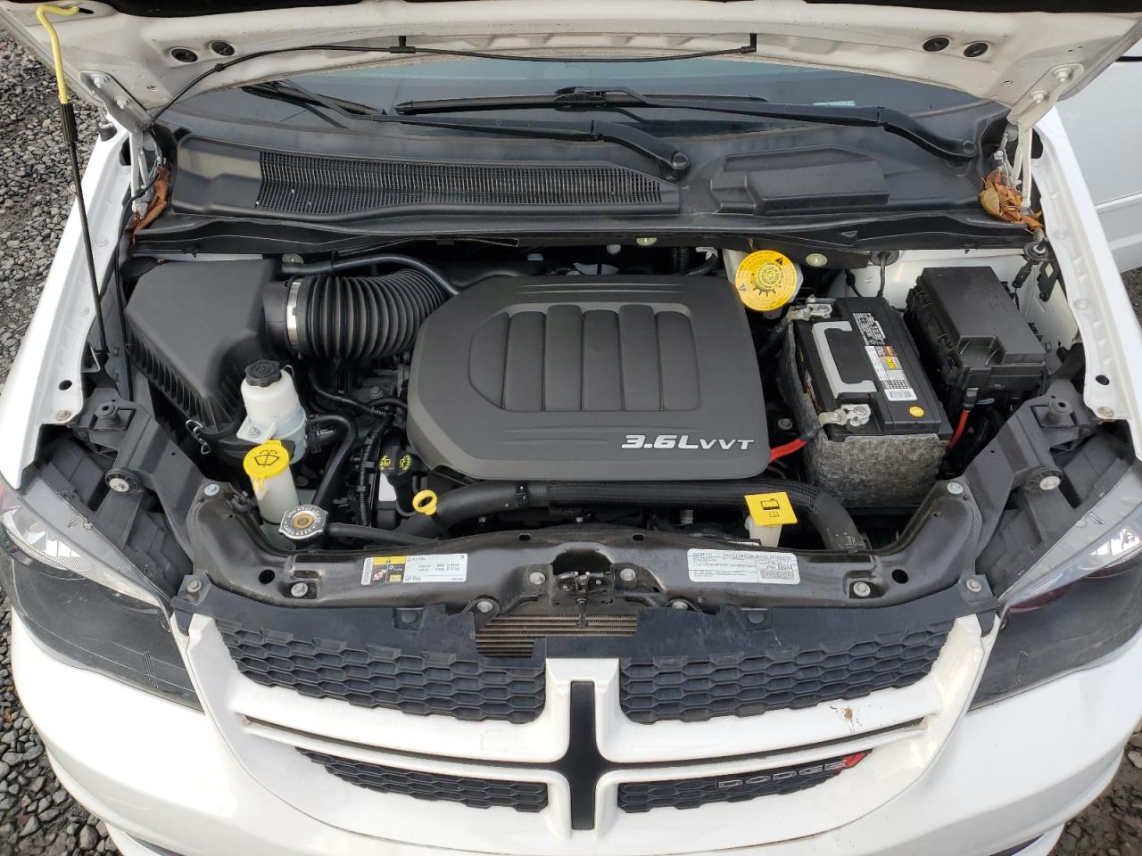 2017 Dodge Caravan - Image 12