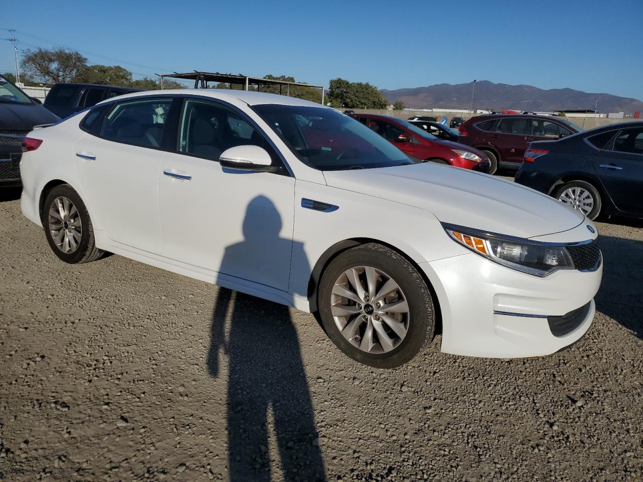 VIN 5XXGT4L37JG264061 2018 KIA OPTIMA no.4