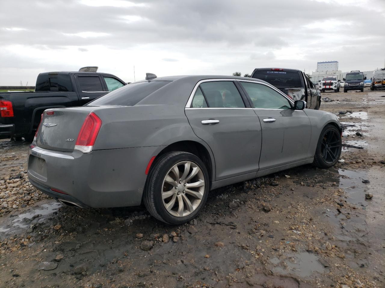 2019 Chrysler 300 - Image 3