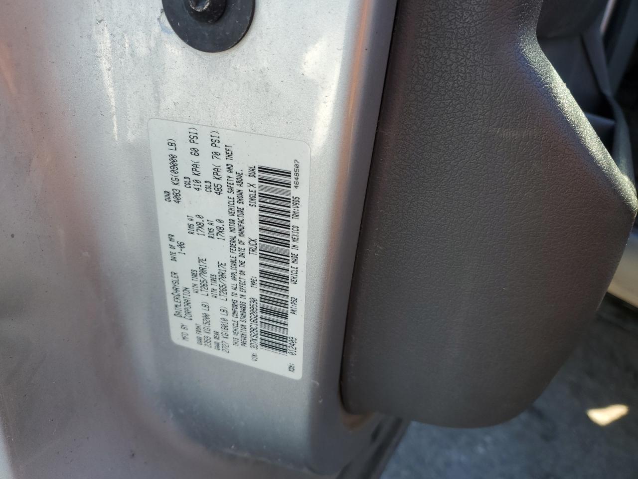 2006 Dodge RAM - Image 13