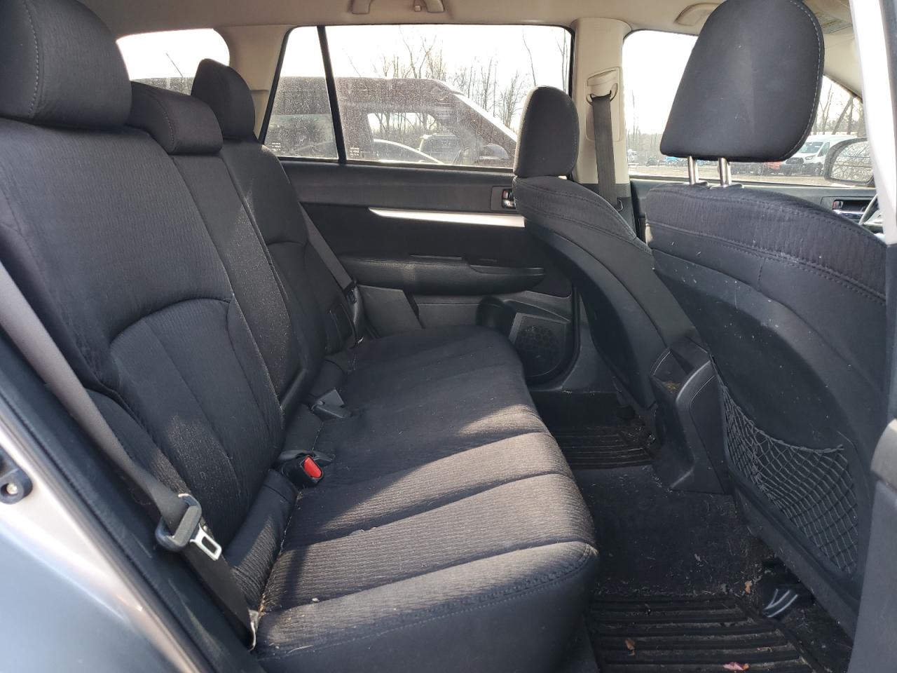 2011 Subaru Outback - Image 11