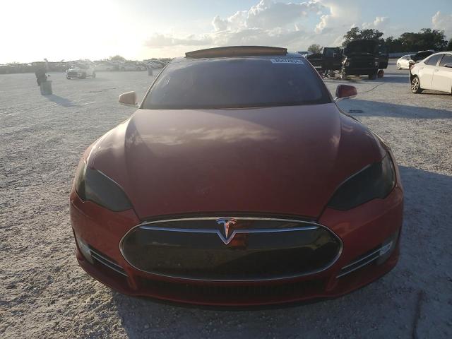  TESLA MODEL S 2013 Красный