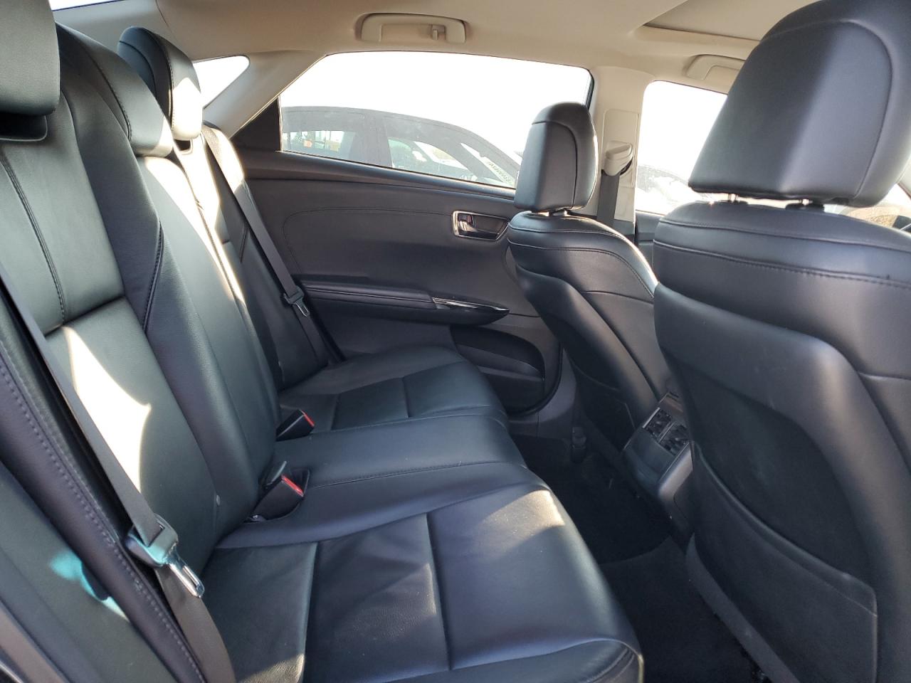 2013 Toyota Avalon - Image 10
