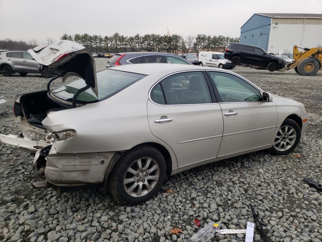 2002 Lexus ES - Image 3