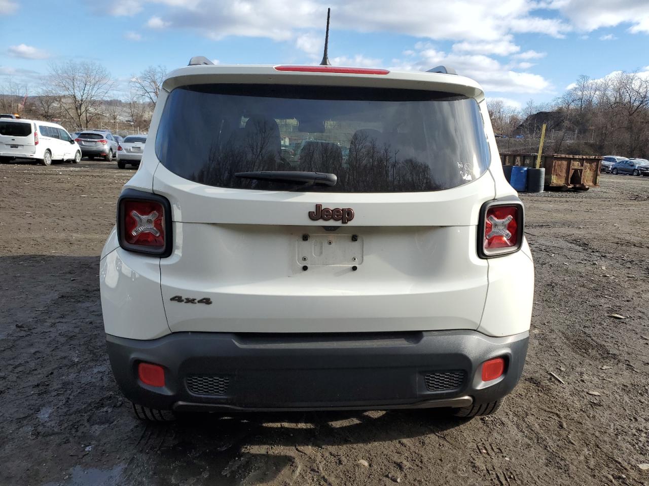 2016 Jeep Renegade - Image 6