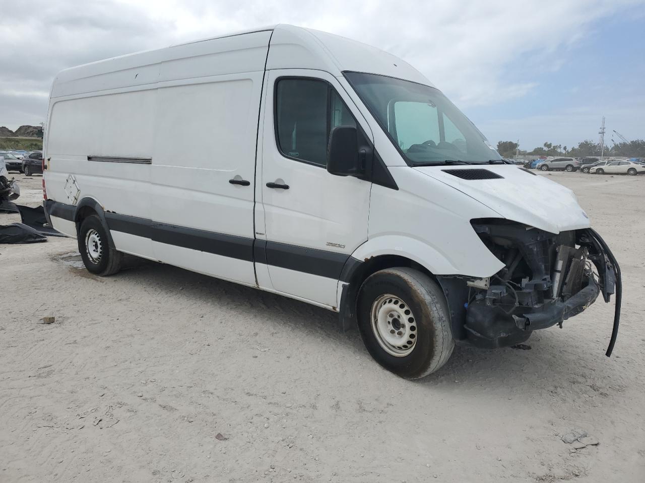 VIN WD3PE8DE8E5902808 2014 MERCEDES-BENZ SPRINTER no.4