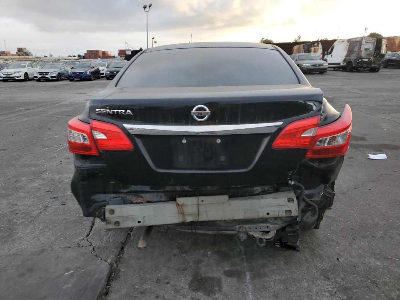 VIN 3N1AB7AP1JY304581 2018 NISSAN SENTRA no.6