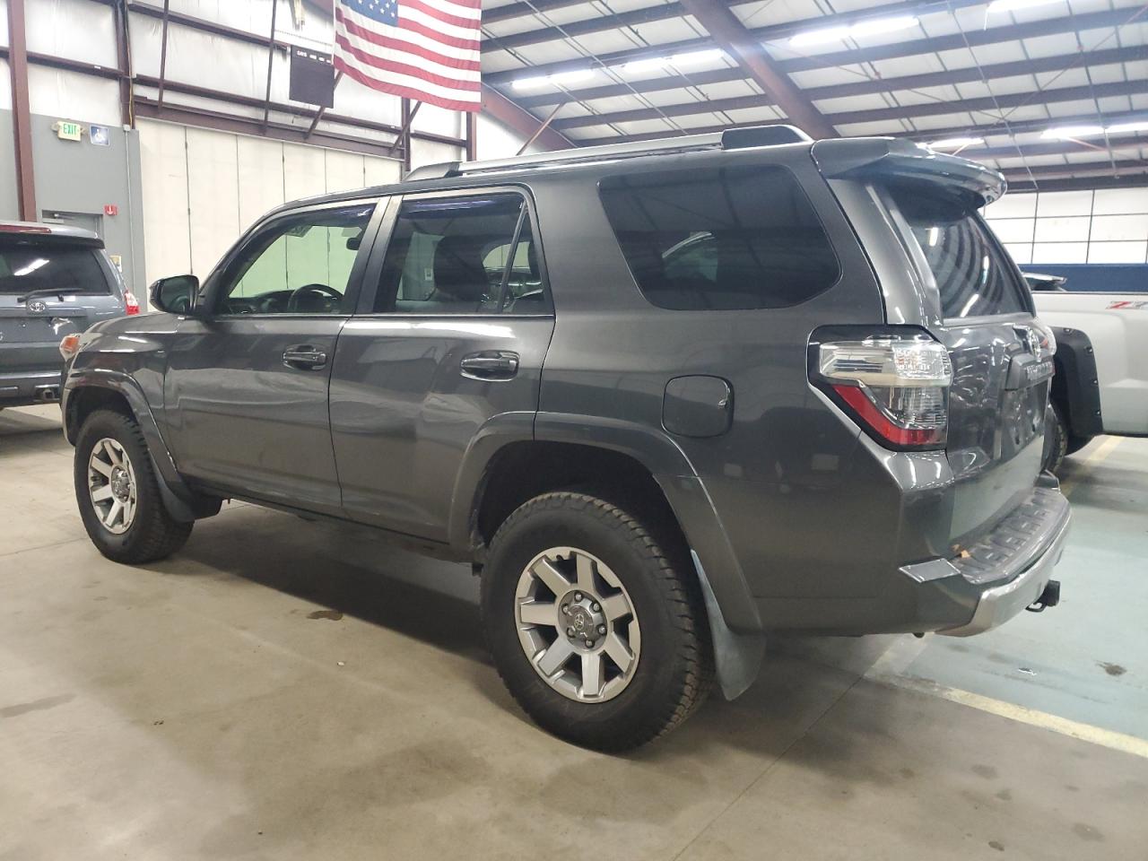 VIN JTEBU5JRXG5375863 2016 TOYOTA 4RUNNER no.2