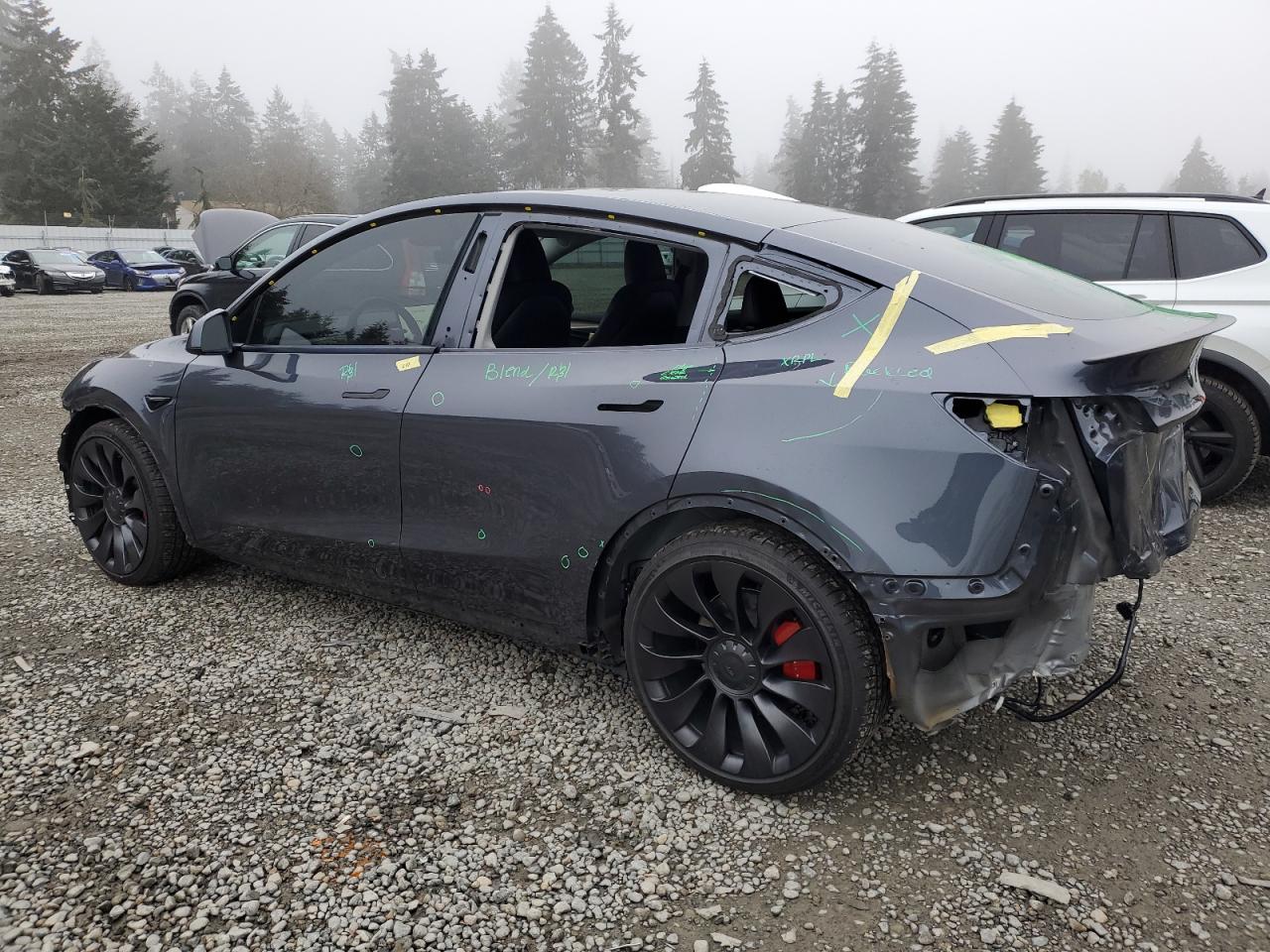 VIN 7SAYGDEF1PF913643 2023 TESLA MODEL Y no.2