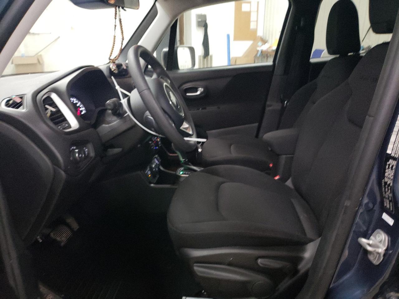 2021 Jeep Renegade - Image 7