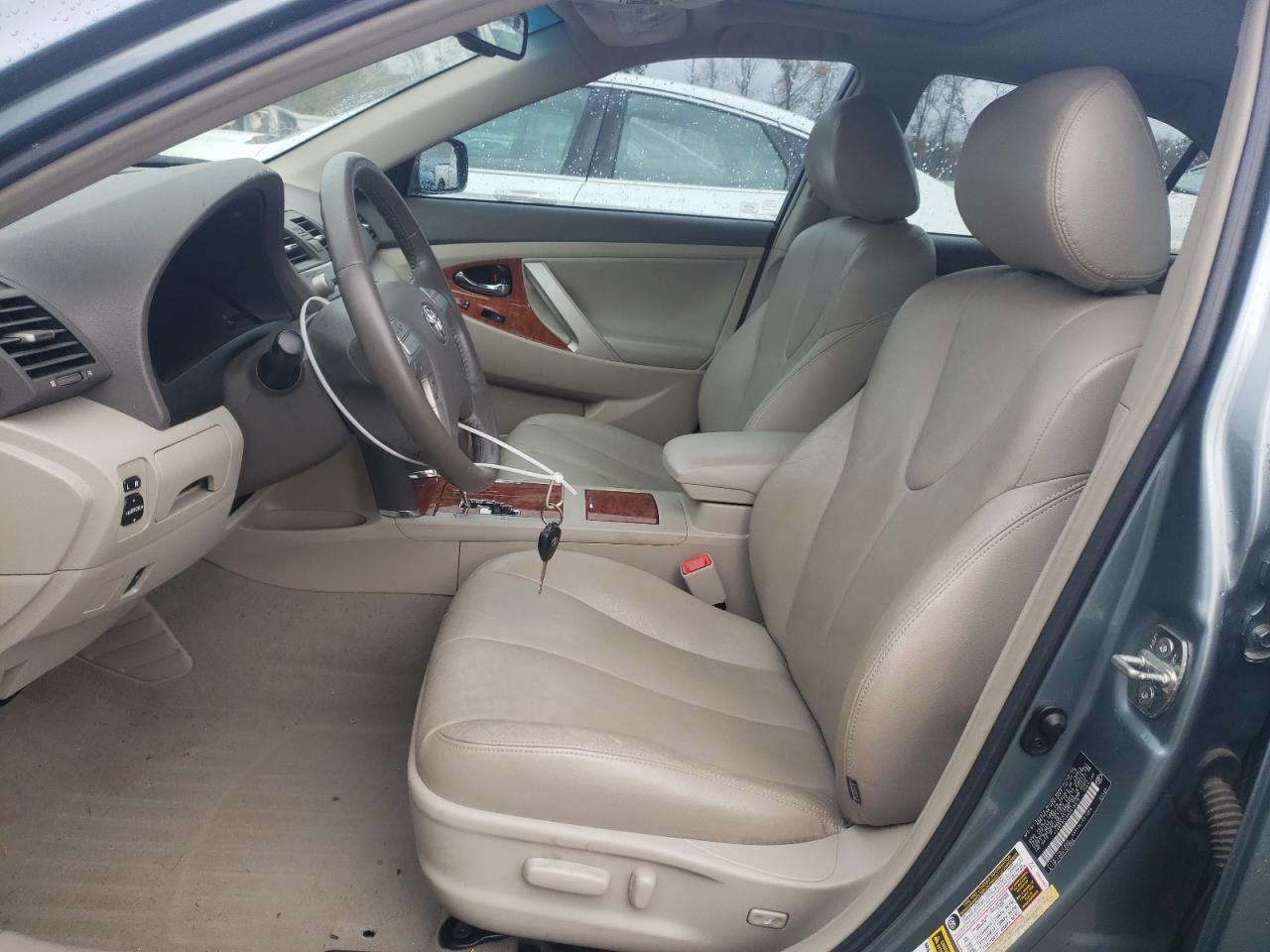 2010 Toyota Camry - Image 7