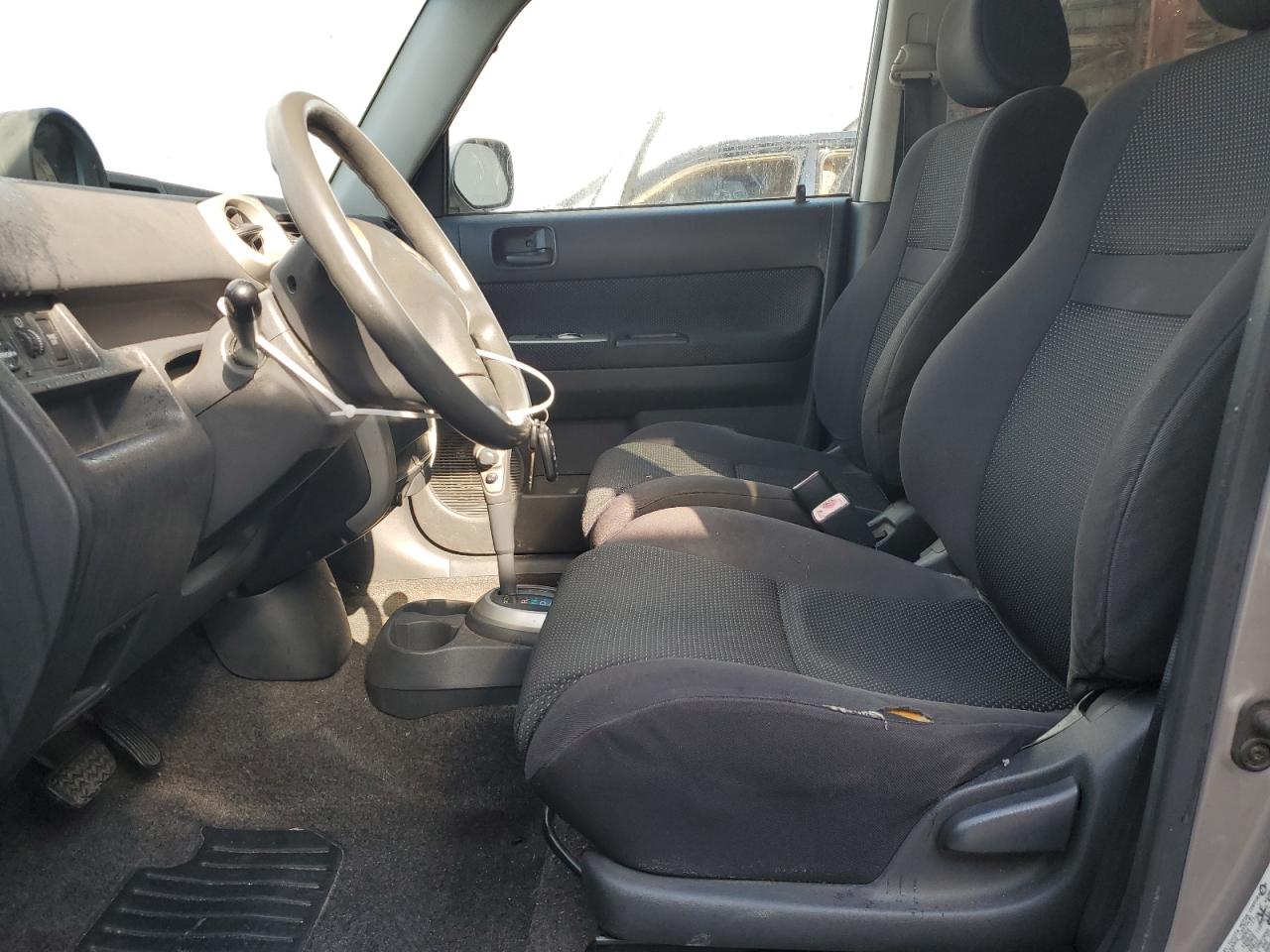 2005 Scion xB - Image 7