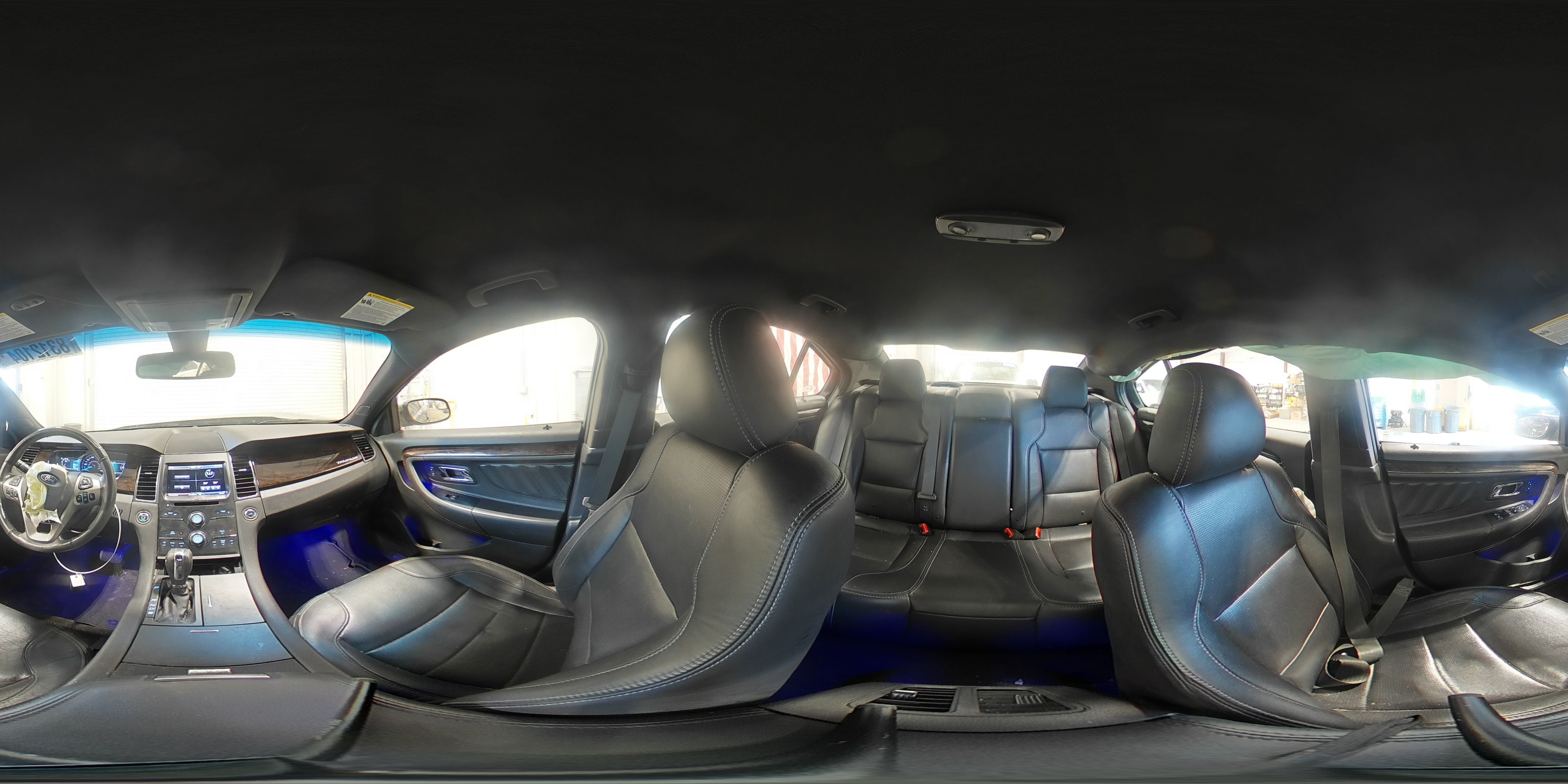 2015 Ford Taurus - Image 12
