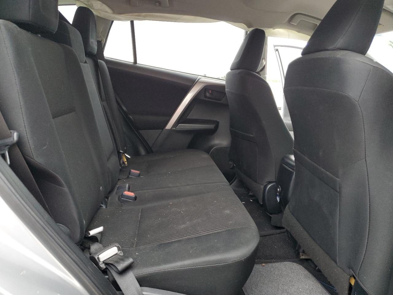 2018 Toyota RAV 4 - Image 12