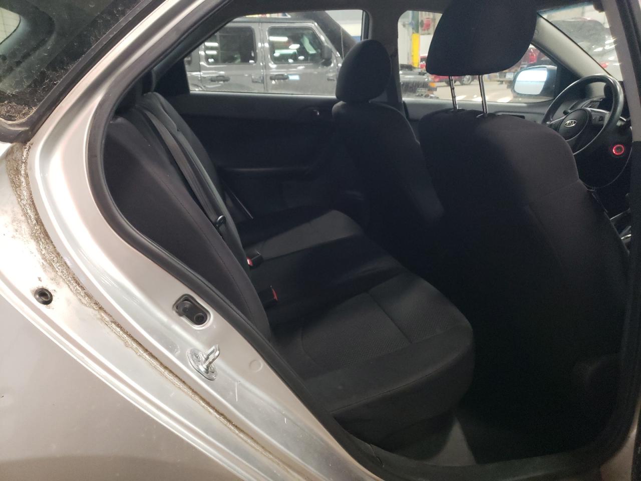 2011 Kia Forte - Image 10