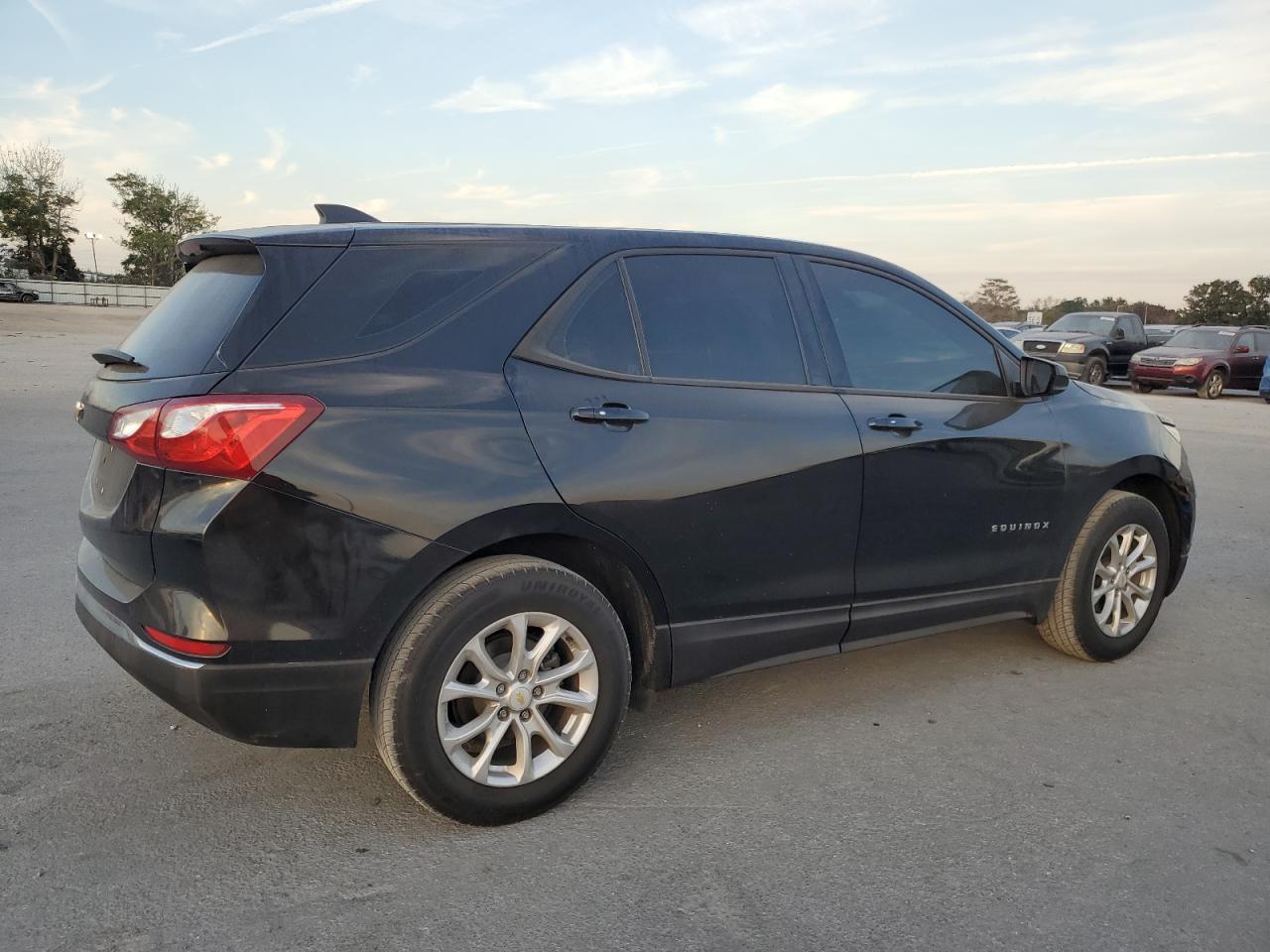 2018 Chevrolet Equinox - Image 3