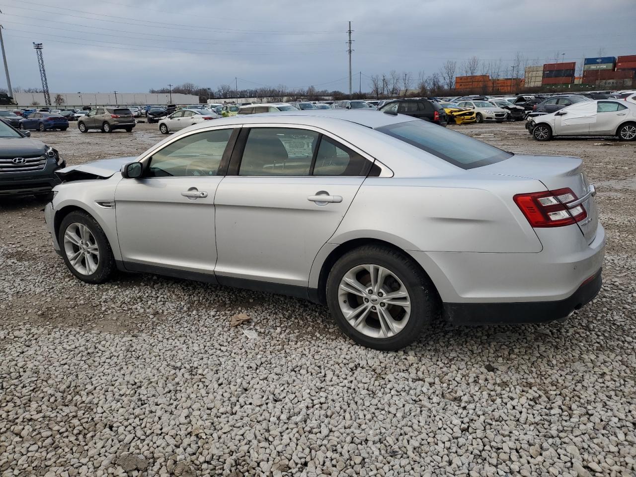 VIN 1FAHP2H89JG127817 2018 FORD TAURUS no.2