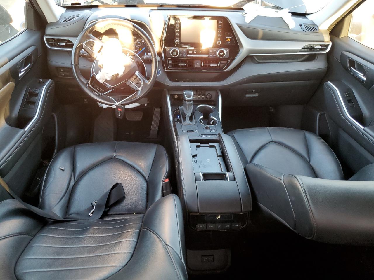 2021 Toyota Highlander - Image 8