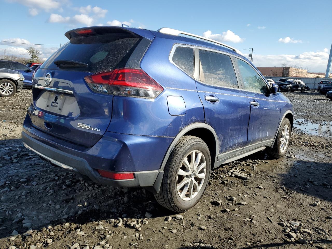 2019 Nissan Rogue - Image 3