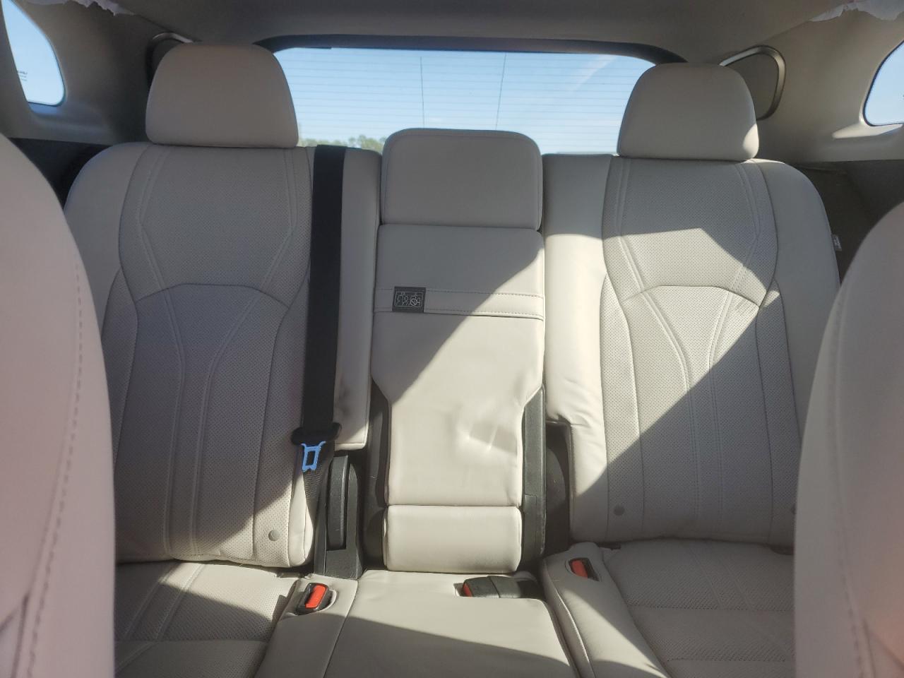 2022 Lexus RX - Image 10