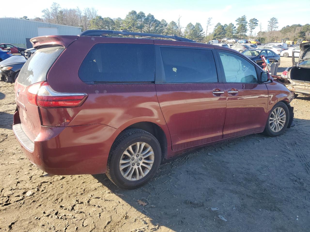 2015 Toyota Sienna - Image 3